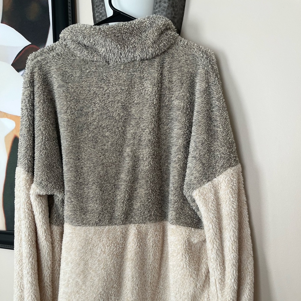Doe & Rae Fuzzy pullover sweater - Picture 2 of 5